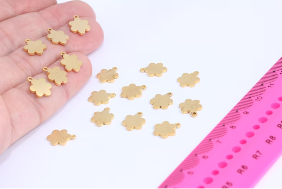 10x13mm 24k Matt Gold Plated Flower Charms, Clover Pendant, Daisy Charm, Dainty Necklace, Flower Bracelet, Gold Plated Findings, MTE1