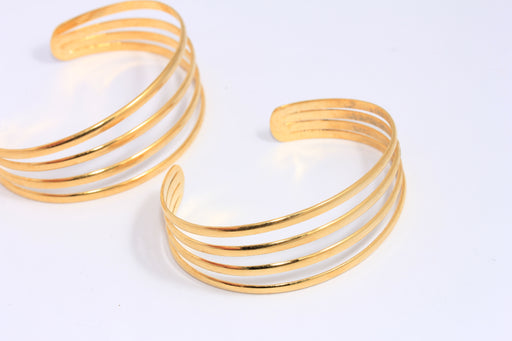 Shiny Gold Round Wire Bracelet