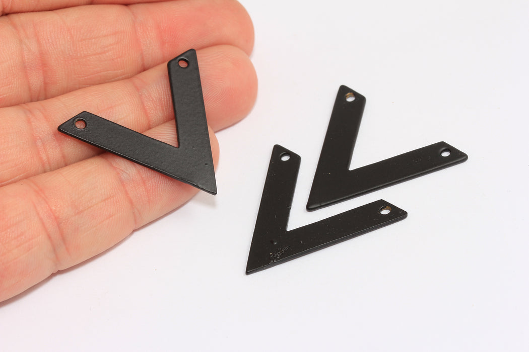 6x30 mm Siyah Kaplamalı Chevron Charms, Zigzag Üçgen Kolye, ETS43