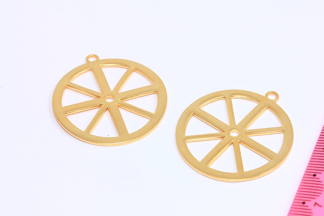33x37mm 24k Matt Gold Wheel Pendant, Wagon Wheel Charms, Vintage Wagon Wheel, BRT177