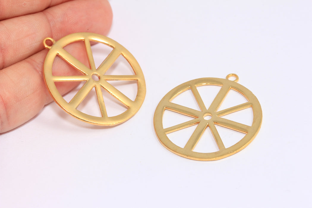 33x37mm 24k Shiny Gold Wheel Pendant, Wagon Wheel Charms, Vintage Wagon Wheel, BRT751