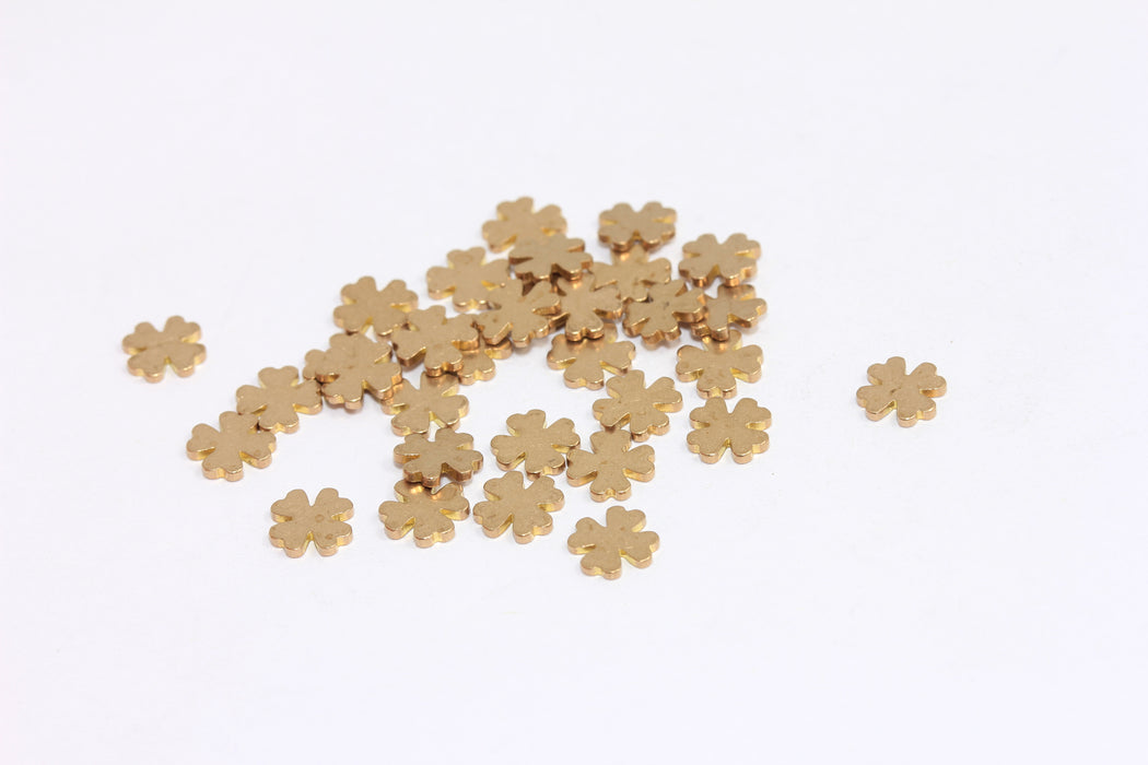 6,4 mm Ham Pirinç Çiçek Takıları, Yonca Kolye, Papatya Takısı, Deliksiz Çiçek Disk Boncukları, Çiçek Bilekliği, CLO49