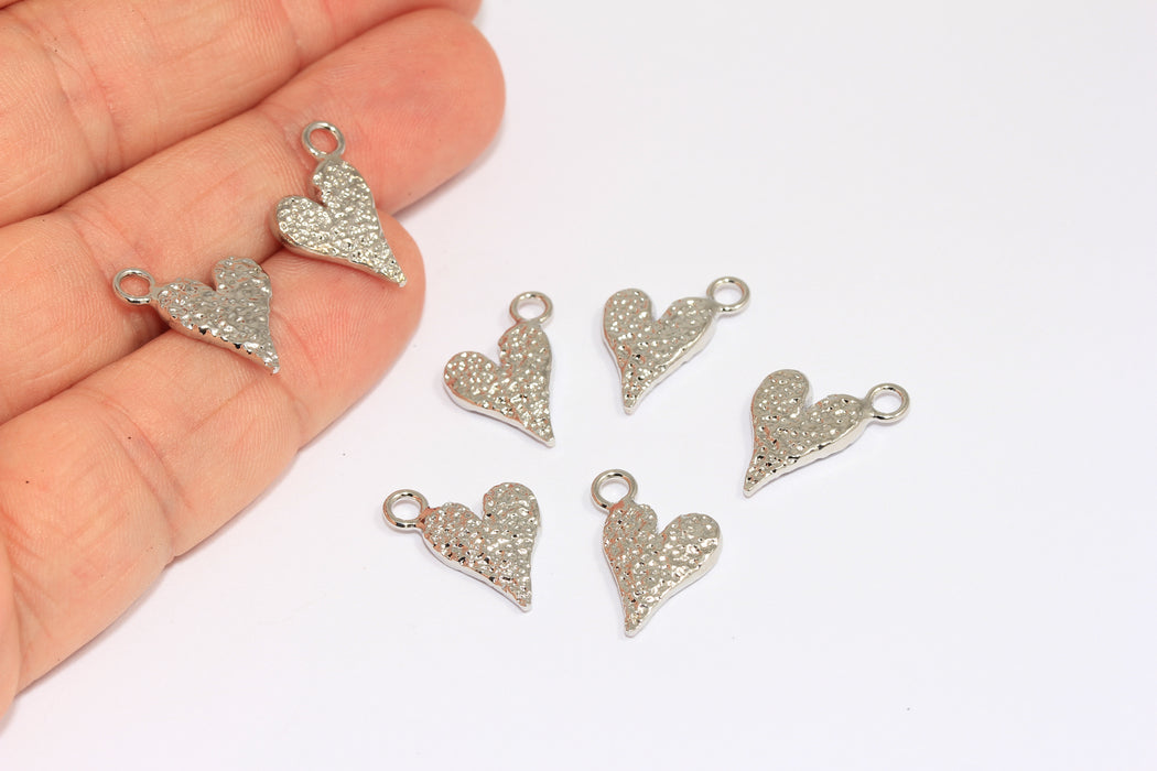 Perline a forma di cuore placcate in rodio da 12x15 mm, ciondoli per collana a forma di cuore martellato, cuore delicato, grazioso ciondolo a forma di cuore, XP161-1