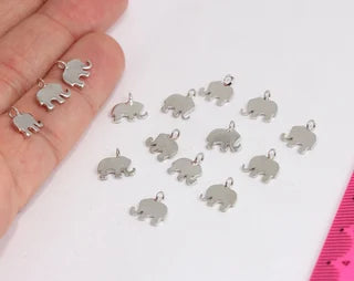 Ciondolo a forma di elefante placcato rodio 8x10 mm, piccolo elefante MTE407