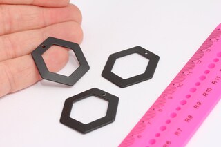 30 mm Siyah Kaplamalı Altıgen Kolye, Geometrik Takılar, MTE617