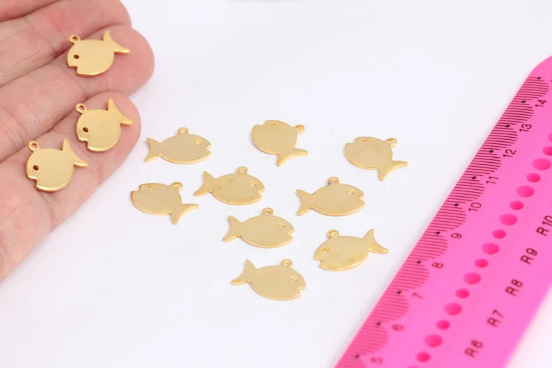 12x14mm 24k Shiny Gold Plated Fish Charms, Pisces Charm, Pisces Necklace, Bracelet Charms, Pisces Pendant, Gold Plated Findings, MTE97