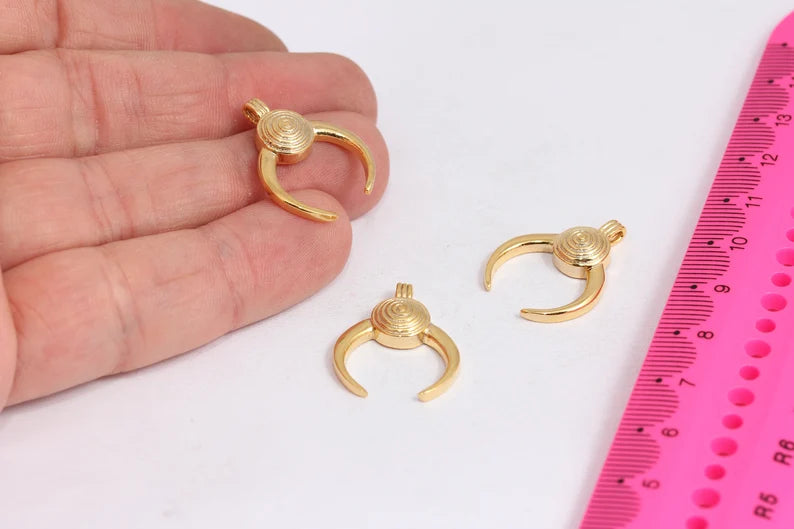 19x23mm 24k Shiny Gold Horn Charms, Horn Pendant, Moon MTE200