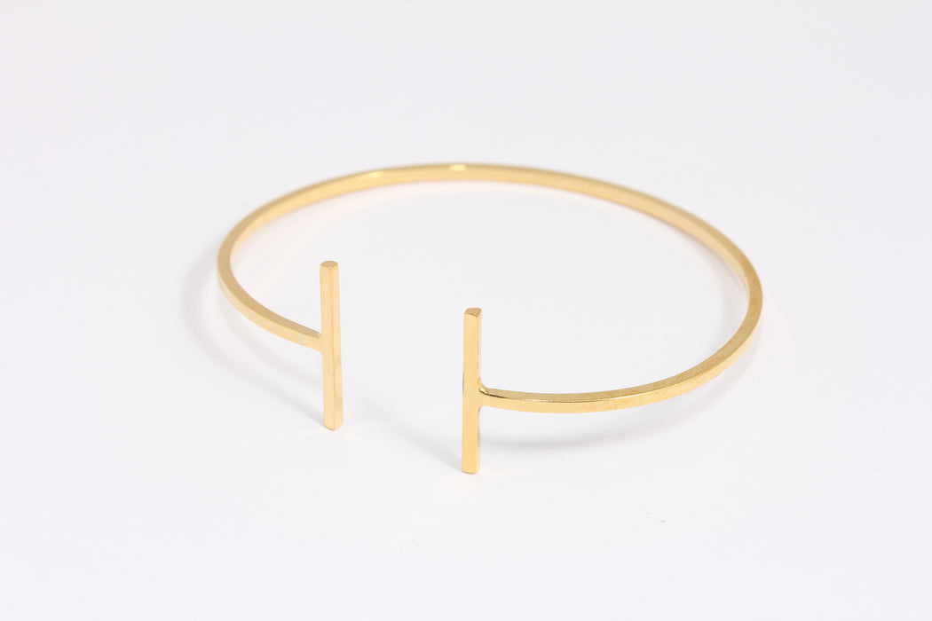 Shiny Gold T Bar Bracelet
