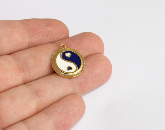 19x22mm 24k Shiny Gold Medallion, Enamel Yin Yang, SLM90