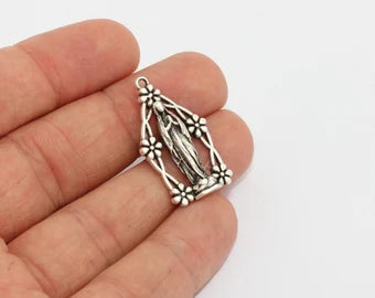 18x31mm Antik Gümüş Kaplama Meryem Ana Kolye Ucu, MTE1219