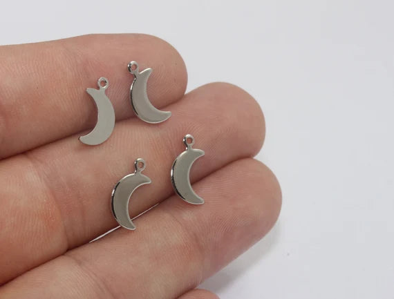 Ciondoli a forma di luna placcati in rodio da 7,5x14 mm, mezzaluna, luna MLS202