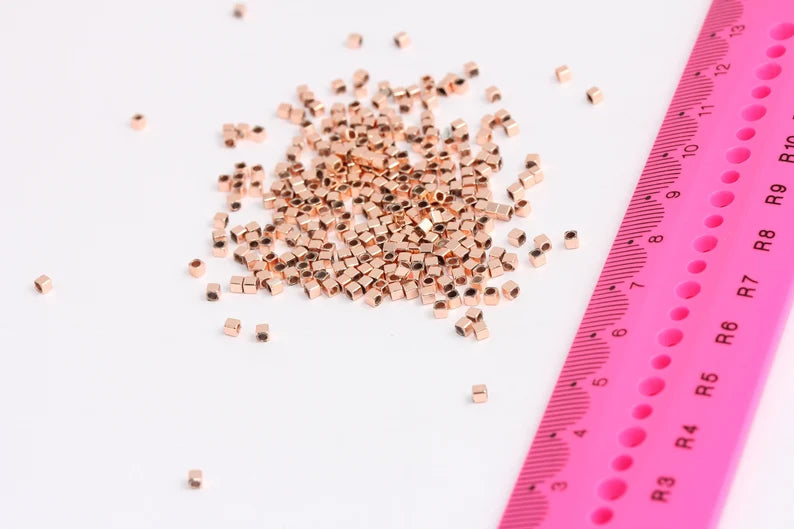 Perline cubiche da 2,5 mm in oro rosa, mini perline cubiche, quadrate ROSE278