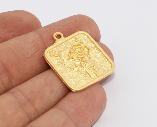 24x26mm 24k Matt Gold Medallion, Rose Flower, Gold MTE754