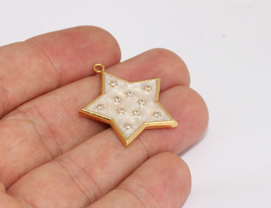Ciondolo a forma di stella in oro lucido 24k, 27x29 mm, ciondolo a forma di stella con micro pavé, MTE1303