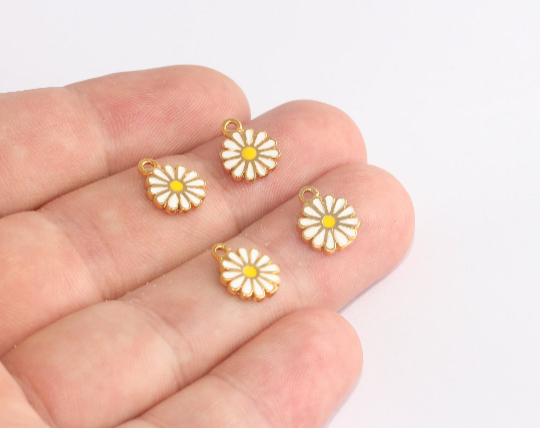 9x12mm 24k Shiny Gold Daisy Charm, Tiny Daisy Charm, XP304