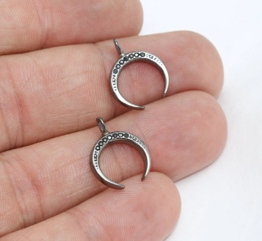 Gunmetal Plated Horn Pendant