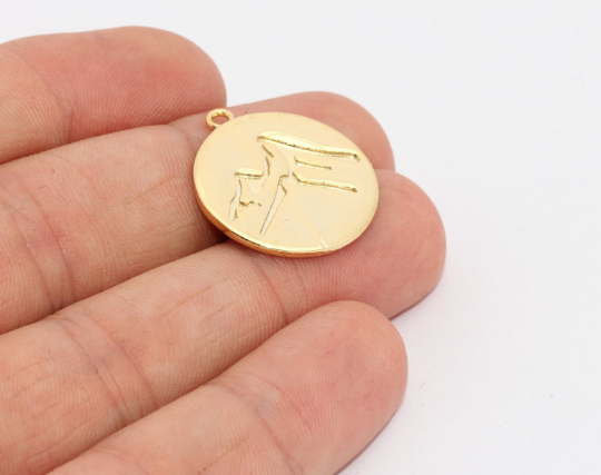 22x24mm 24k Shiny Gold Everest Medallion, Mountain , MTE898