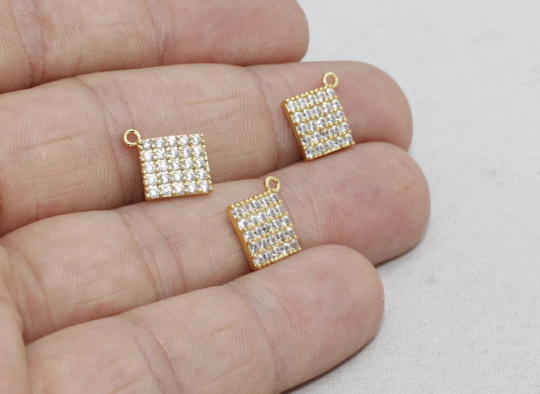 10mm 24 ayar Parlak Altın Kare Charm, Mikro Döşeme Damla ZRCN16