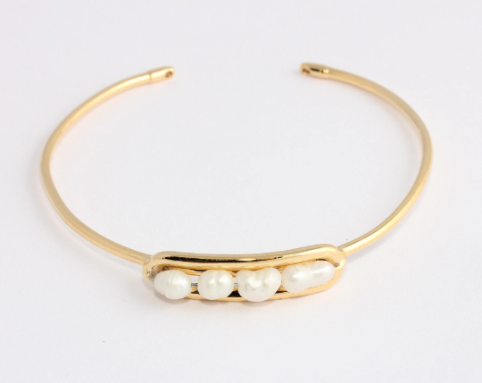 Shiny Gold Pearl Bracelet