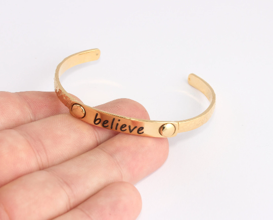 60mm 24k Shiny Gold Bracelets Believe Hand Stamped CHK7111-1