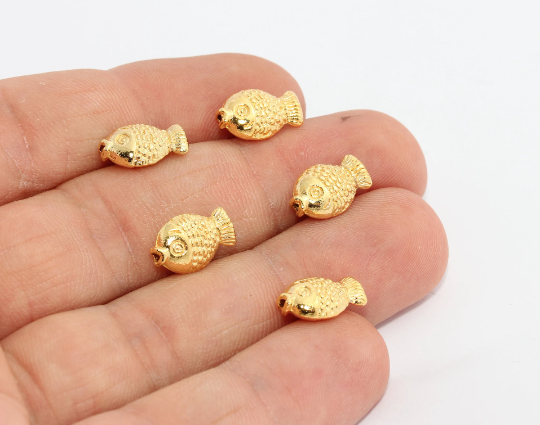 Perline a forma di pesce in oro lucido 24k 8x12 mm, ciondoli a forma di pesce, perline con foro centrale, BRT274