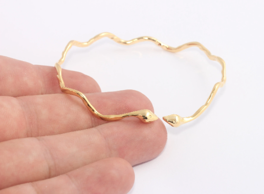 Shiny Gold Cuff Bracelet