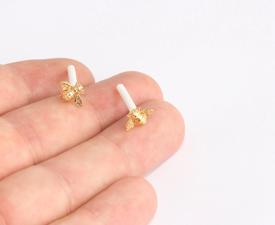 7,5x10mm 24k Shiny Gold Bee Earrings, Bee Stud Earrings,  SLM84