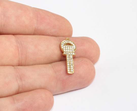 10x25mm 24 Ayar Parlak Altın Anahtar Süsü, Mikro Döşeme Anahtarı, Zirkonyum MLS748