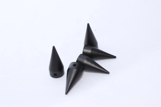 Ciondolo a punta placcato nero 7x16 mm, punte coniche, nero ETS10