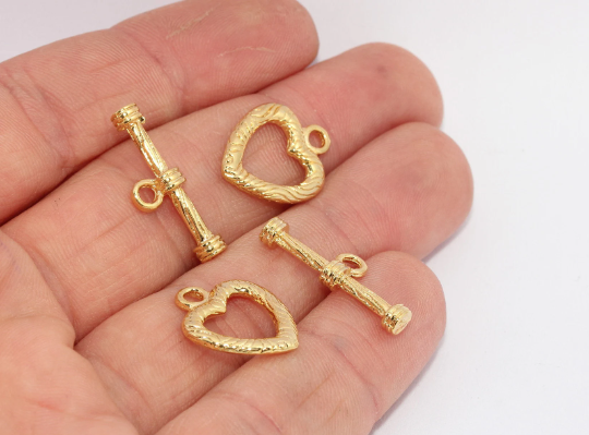 Shiny Gold Heart-Shaped Toggle Clasp