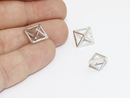 Ciondoli a forma di piramide placcati in rodio da 10x11 mm, triangolo, BRT642