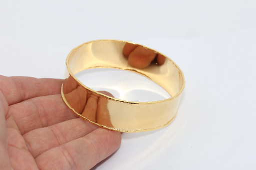 Shiny Gold Cuff Bracelet