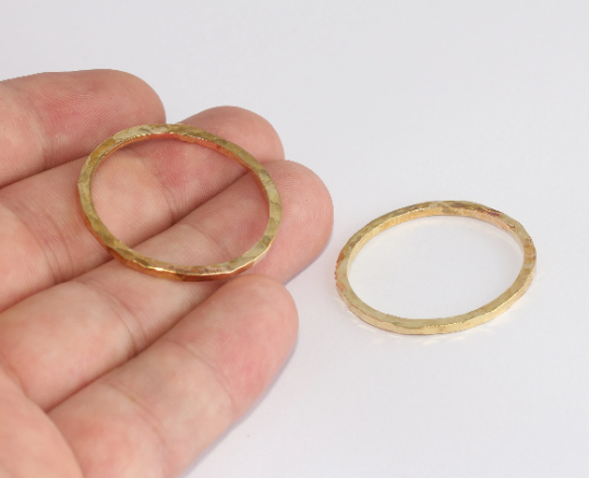 Closed Ring