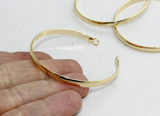 Shiny Gold Wire Bracelet