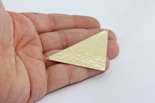 35x68mm Ham Pirinç Üçgen Kolye, Çekiçlenmiş Üçgen MTE471