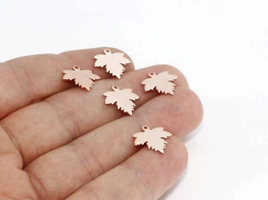 Ciondolo a forma di foglia d'acero in oro rosa 13x14 mm, foglia d'acero, rosa ROSE623