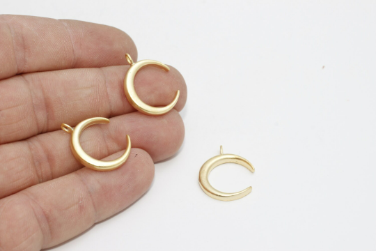 16x21mm 24k Matt Gold Horn Charms, Horn Pendant, Gold BRT605