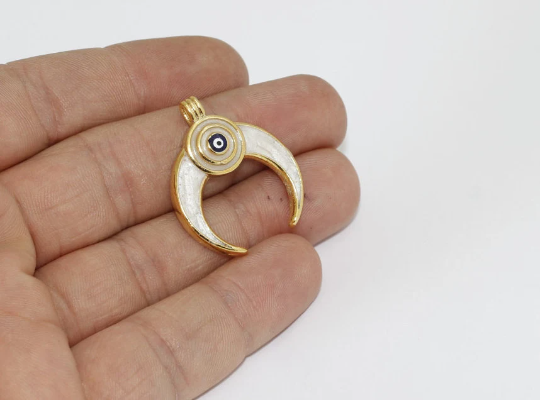 26x31mm Horn Pendant, Evil Eye Horn Charms, Pendant HRN4