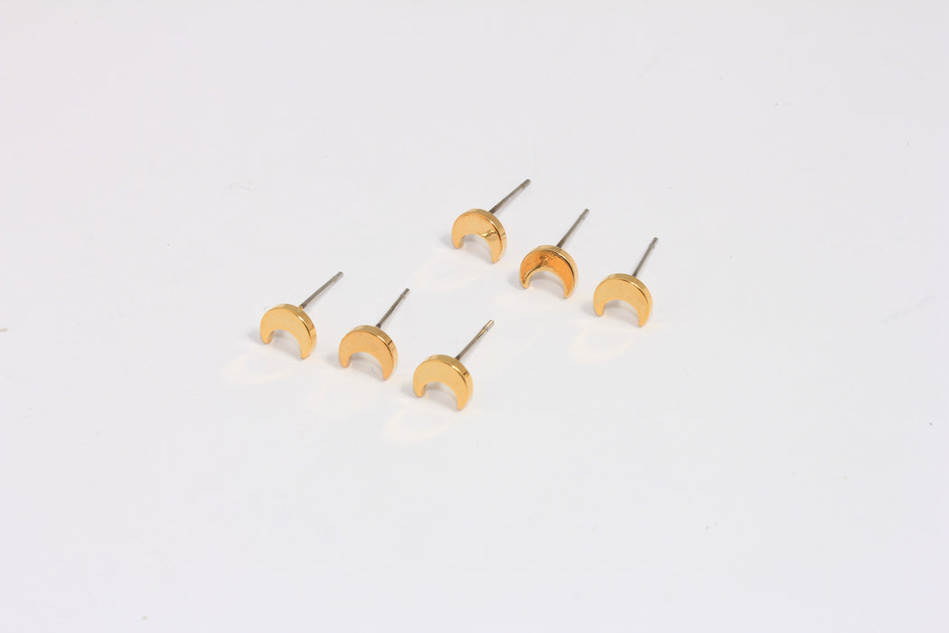 6x7mm 24k Shiny Gold Moon Earrings, Crescent Moon Stud Earrings, MTE1290