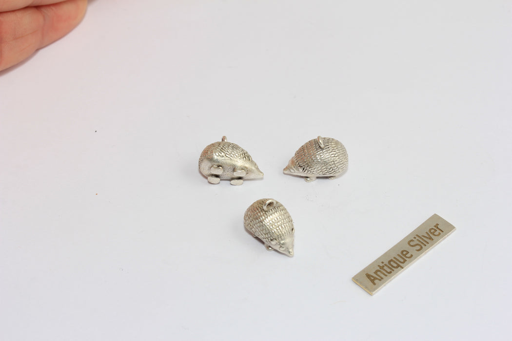 9x15mm Antique Silver Hedgehog Charm, Cute Hedgehog Pendant, Forest Animal Charms, MGN157