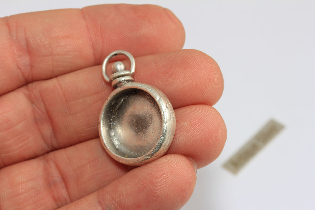18mm Inner Size Antique Silver Round Bezel Frame Charms, Cabochon Settings, MGN141