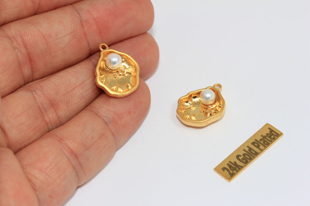 15x17mm 24k MAtt Gold Sea Shell Charm, Seashell Charm, Pearl In Shell Pendant, MGN210