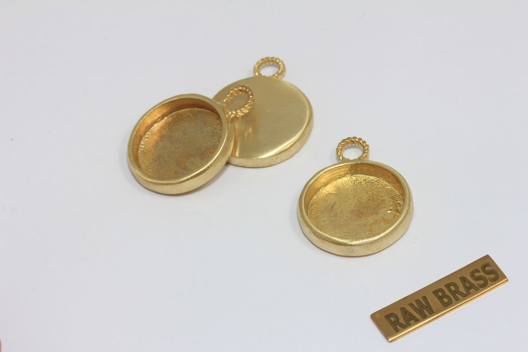 18mm Inner Size Raw Brass Frame Bezel Medallion Charms, Cabochon Settings, MGN165