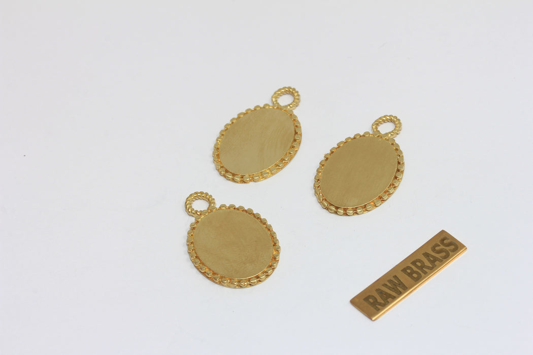 17x22mm Raw Brass Oval Pendant, Vintage Medallion, MGN192
