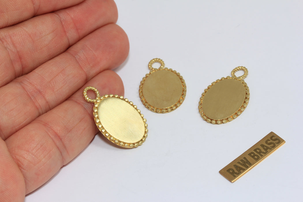 17x22mm Raw Brass Oval Pendant, Vintage Medallion, MGN192