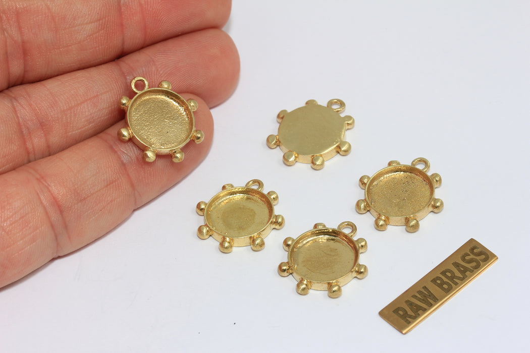 18mm Inner Size Raw Brass Sun Bezel Medallion Charms, Cabochon Settings, AG119