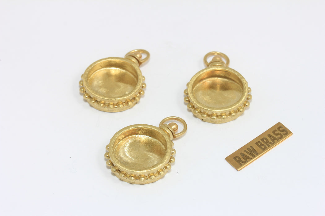 17,8mm Inner Size Raw Brass Frame Bezel Medallion Charms, Cabochon Settings, MGN172