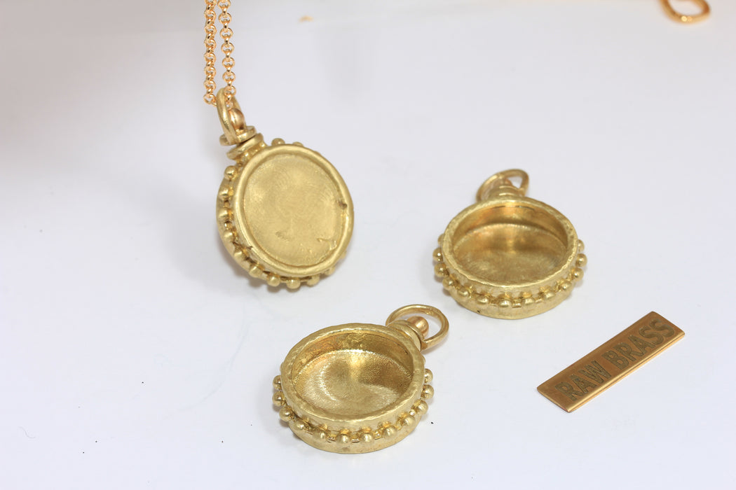 17,8mm Inner Size Raw Brass Frame Bezel Medallion Charms, Cabochon Settings, MGN172