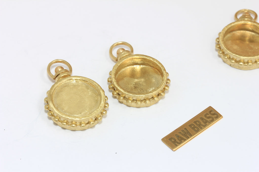 17,8mm Inner Size Raw Brass Frame Bezel Medallion Charms, Cabochon Settings, MGN172