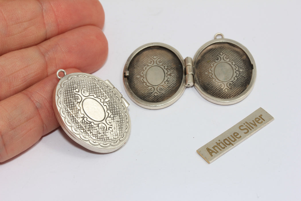25x29mm Antique Silver Plated Engraved Oval Locket Frame Pendant, Vintage Locket, MGN185